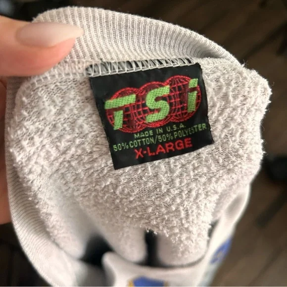 VTG TSI UCLA x Looney Tunes Sweatshirt Sz XL - Picture 9 of 9